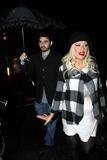 th_91284_celeb-city.eu_Christina_Aguilera_out_and_about_in_Beverly_Hills_027_123_1012lo.JPG