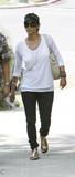 th_83536_Celebutopia-Halle_Berry_leaving_her_house_in_Los_Angeles-04_122_1147lo.jpg