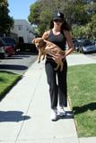 th_98085_Penelope_Cruz_takes_her_puppy_to_the_vet_09_306lo.jpg