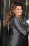 th_83048_celebrity_paradise.com_TheElder_ShaniaTwain2010_04_08_departingtheDiscoveryChannelUpfront5_122_386lo.jpg