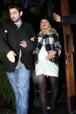 th_91546_celeb-city.eu_Christina_Aguilera_out_and_about_in_Beverly_Hills_042_123_646lo.JPG