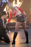 http://img153.imagevenue.com/loc659/th_49975_Britney_Spears_2008-12-02_-_performs_on_ABC39s_Good_Morning_America_8307_122_659lo.jpg
