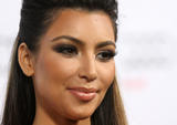 Kim Kardashian (Ким Кардашьян) - Страница 6 Th_91280_kim_kardashian_1_tikipeter_celebritycity_003_123_800lo