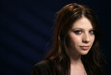 http://img153.imagevenue.com/loc11/th_19179_babayaga_Michelle_Trachtenberg_Portrait_Session_New_York_09302009_003_122_11lo.jpg
