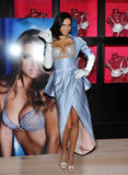 http://img153.imagevenue.com/loc390/th_48065_AdrianaLima_vs_bombshell_fantasy_bra_launch_159_122_390lo.jpg