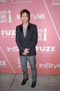 http://img153.imagevenue.com/loc432/th_70862_Second_Annual_Golden_Globes_Party_Saluting_Young_Hollywood_066_122_432lo.jpg